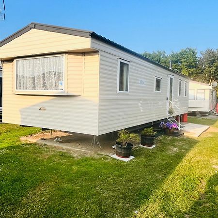 Lola'S Caravan. Your Home Away From Home. Parkeston Exterior foto