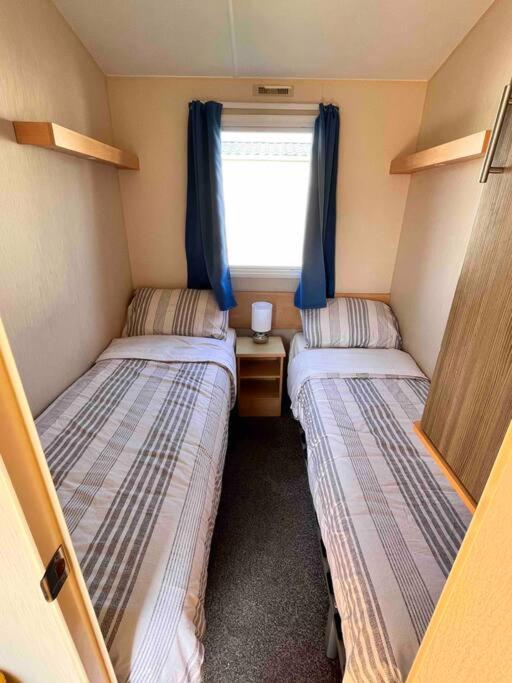 Lola'S Caravan. Your Home Away From Home. Parkeston Exterior foto